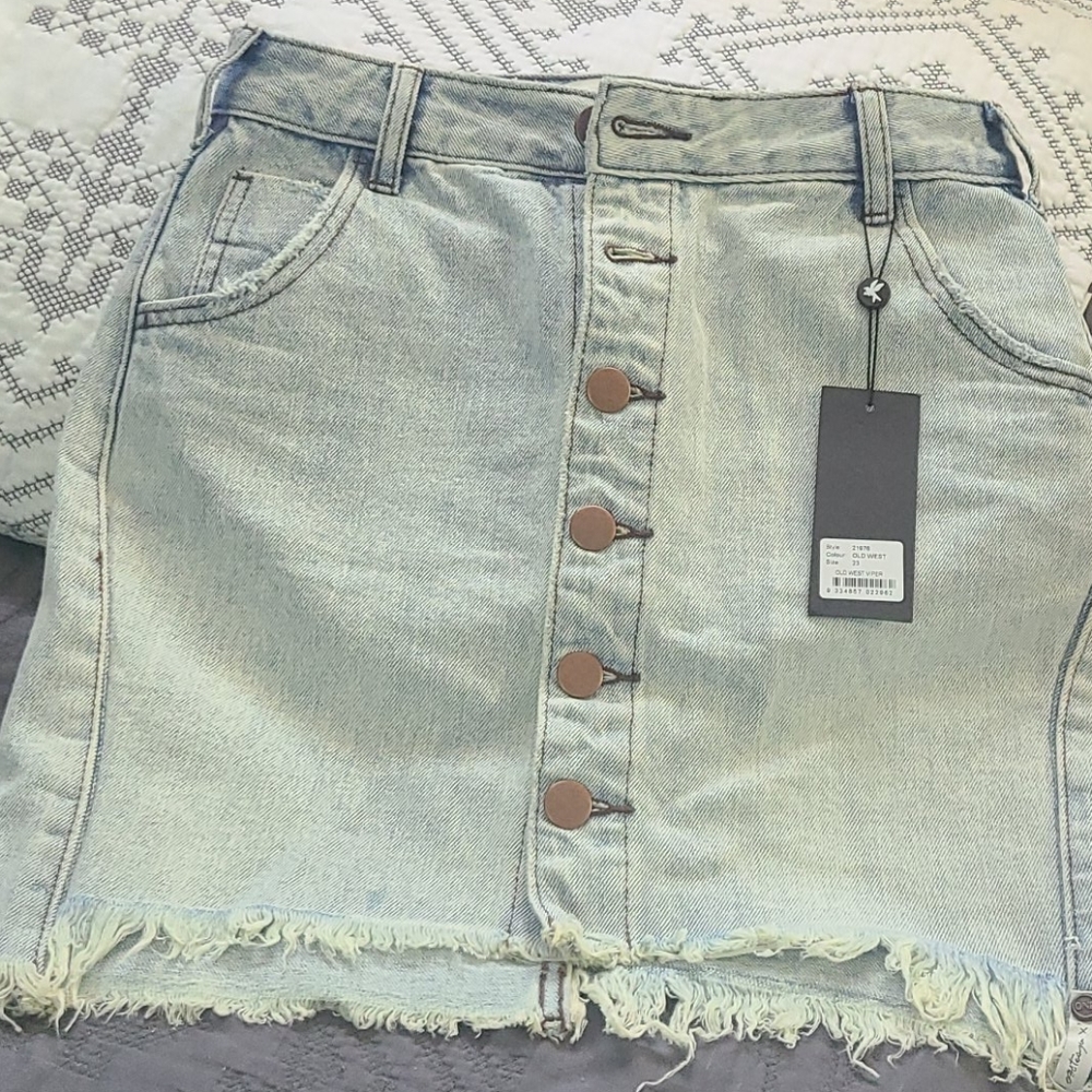 One teaspoon skirt new